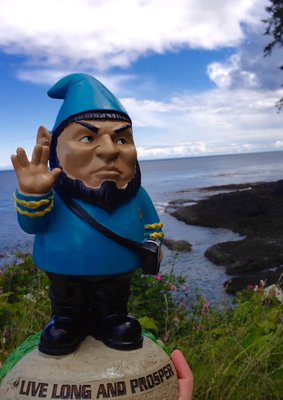 I got a Awesome Spock gnome for my birthday! Thanks Vjw!!!! :)